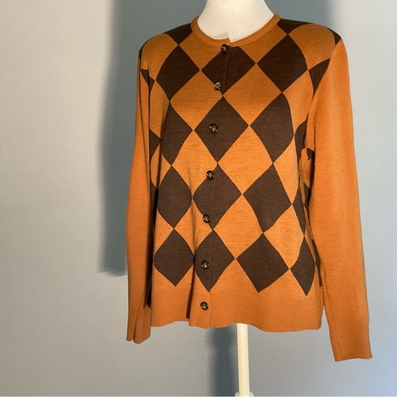 Karen Lessly Brown and Camel Argyle XL Ladies Cardigan, Tortoise Shell Buttons - Picture 10 of 16